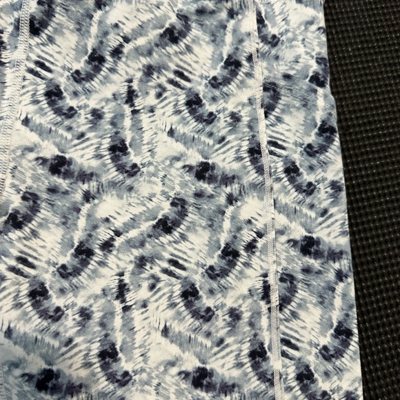 Fabletics matching set. - Picture 4 of 4